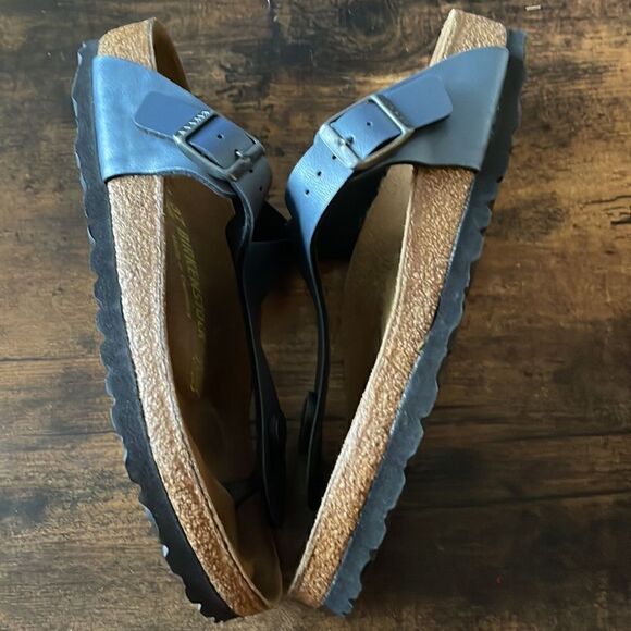 Gizeh Birko-Flor Flip Flop Size 37/7 pristine condition in Onyx
BIRKENSTOCK - Picture 5 of 7